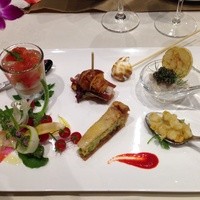 ザ・レギャン・トーキョー - 前菜盛り合わせ☆(^^)キッシュ、フルーツトマトのカクテルがお気に入りでした！
