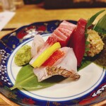 晴れのち晴れ - 刺身おまかせ5点盛り(ハーフ 1250円)