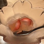 鮨 やざわ - いちご寒天