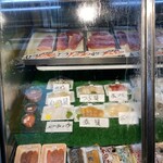 おさしみの店 魚七 - 冷蔵ケース左側