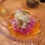 すし哲 - すし哲名物、鰹の酢の物。   