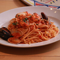 色々な魚介を使ったペスカトーレ・ロッソ　リングイネ