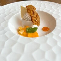 DINING & BAR TABLE 9 TOKYO - 