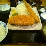 とんかつ いわい - ロースと海老フライのコンビ定食(1900円)