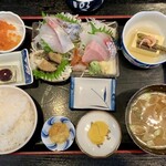 味の店 いわし - お刺身盛り 生ウニ付き（上から）