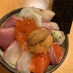 魚春 - 海鮮丼