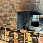 クーロンヌつくばカスミ - 時間は 17時
            残念ながら 焼き釜の火をおろしていたので PIZZA MENUは 終了していました
            