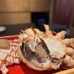 湘南沖地蟹専門店ふじ月 - 蟹の血液が時間の経過とともに黒くなっていきます
