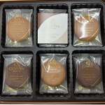 GODIVA Chocolatier - 