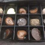 GODIVA Chocolatier - 