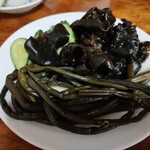 手打ち大石田そば　きよ - 今は、わらび、木耳の辛子醤油、胡瓜