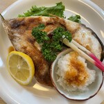 鮮肴屋べにちょう - ブリカマ塩焼　大