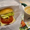 モスバーガー - モーニング野菜チーズバーガーセット(税込580円)
①野菜チーズバーガー
バンズに挟んでいる具材は国産牛肉100%パティ&蕃加&萵苣&玉葱&チーズ
お飲み物《セットドリンク》①HOT珈琲