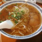 食事処 末広 - ラーメン　４００円