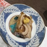 神楽坂 すし OMAKASE - マグロの煮凝り　ウニ乗せ