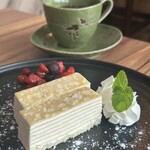 Cafe&Bar Weal'S - ミルクレープとフレンチブレンド