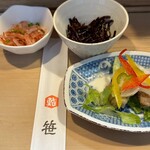 鮨 笹元 - 先付け　小鉢三種　房州ひじきの酢の物が美味しい