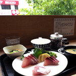 梅山鉄平食堂 - 