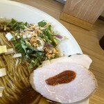 めん処 きよ洲 - 水菜、フライドエシャロット、玉ねぎが美味しい！