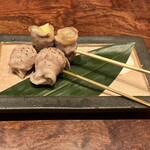 倉敷個室居酒屋 藤と川蝉 - 野菜と果物の豚バラ肉巻き