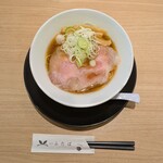 麺屋ふたば - 料理写真:豚×鶏のWスープに、香る鶏油とキレのある醤油。昔ながらの旨さにひと工夫。ホッとするのに、クセになる!