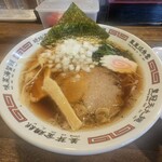 麺家 虎龍 - 中華そば（800円）玉ネギトッピング（100円）