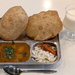 トウキョウ ミタイワラ - Tokyo Mithai Wala ＠西葛西 ランチ アルプリ 税込1,100円 セットドリンクはラッシーを選んで