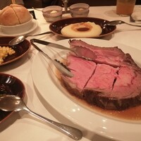 ロウリーズ・ザ・プライムリブ 恵比寿ガーデンプレイス店 - 