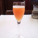 ラミティエ - ブラッドオレンジのシャンパンカクテル(630円)