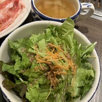 原宿焼肉 KINTAN - おかわり無料のサラダ（チョレギドレッシング）