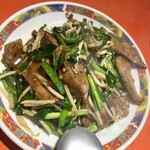 剛龍飯店 - 気前の良い、たーっぷりレバーのレバニラは白ご飯がすすむ味わいです(*≧∇≦)ﾉ ♪