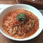Pasti - 料理写真:ツナと大葉のトマトソース