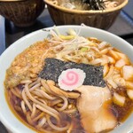 なぜ蕎麦にラー油を入れるのか。 - 