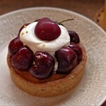 カフェ ラーチ - アメリカンチェリーのタルト