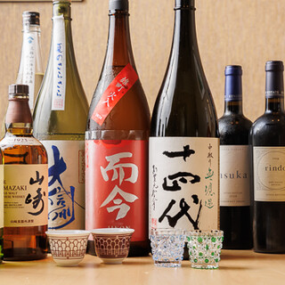 日本酒をはじめ季節のドリンクや繊細な酒器を多彩にご用意