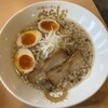泡系しおとんこつラーメン べらしお 総本店