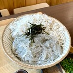 しらす屋福扇 - ビックリする量（笑）