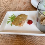 エコモレストラン - ルバーブのコンポートをのせたクロッカン