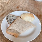 エコモレストラン - パンは食べ放題です♪