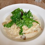 エコモレストラン - 青菜と海苔クリームのパスタ