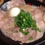 博多一幸舎 - とんこつラーメン