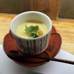 伊在 - お通し　　茶碗蒸し梅肉添え