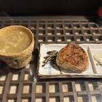 友酒家 - ちっちゃいカリカリ焼きおにぎり＆濃厚鳥スープ