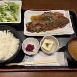 肉系居酒屋 肉十八番屋 - 