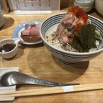 日本橋海鮮丼 つじ半 - 