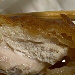 千歳屋 - 厚い衣の唐揚げ