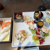 ブッフェアンドカフェ スロープサイドダイナー ザクロ - 