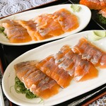 金精川のます池 - ヤシオマスの刺身×2