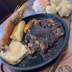 ニュースカイ - ハンバーグ、エビフライ、目玉焼き。