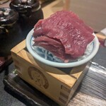 日本の酒と馬の肉 ウマ○ - 